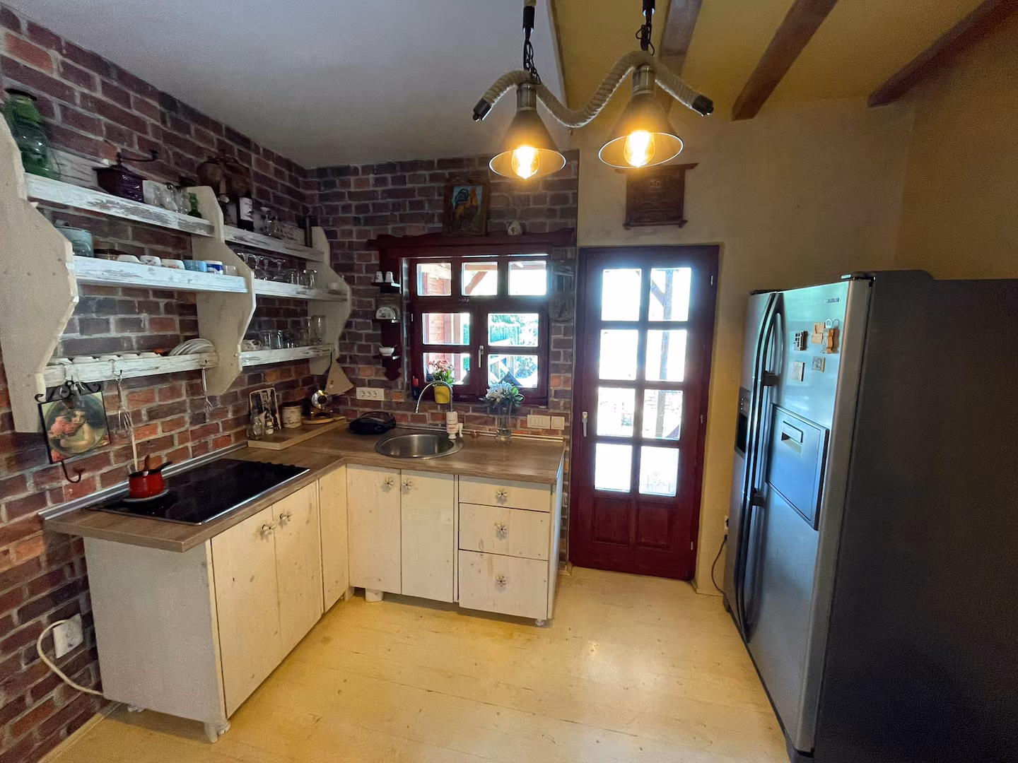 Dunavsko Gnezdo — eksterijer